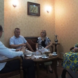 أجتماع مع سفير فوق العادة والمفوض في أوكرانيا لمقدونيا السيد ستيك زميكوفسكي